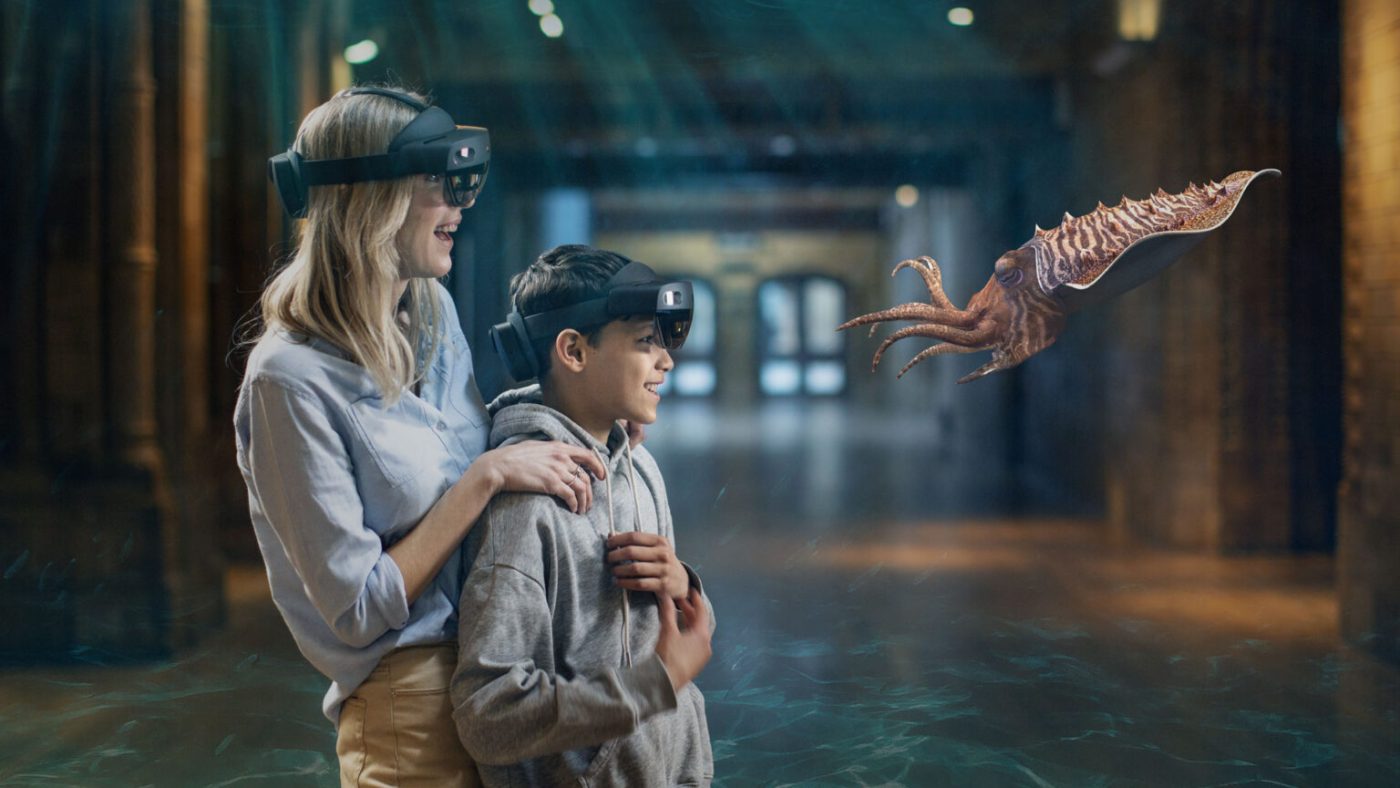 Natural museum London × Microsoft HoloLens 2